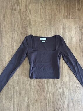 Babaton Square-Neck Long Sleeve Crop Top in Chocolate
